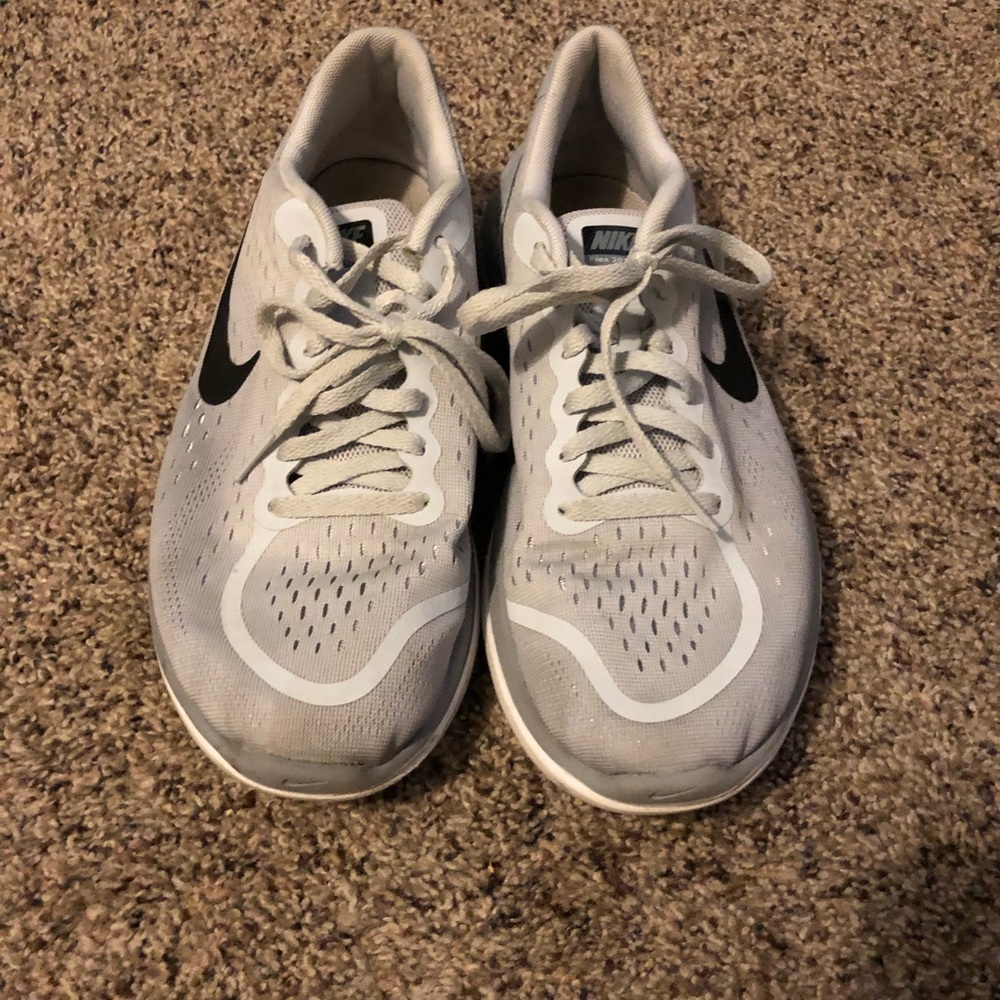 Women’s Nike shoes